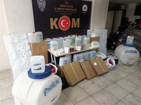 İ­z­m­i­r­­d­e­ ­3­0­ ­t­o­n­ ­s­a­h­t­e­ ­a­l­k­o­l­ ­e­l­e­ ­g­e­ç­i­r­i­l­d­i­